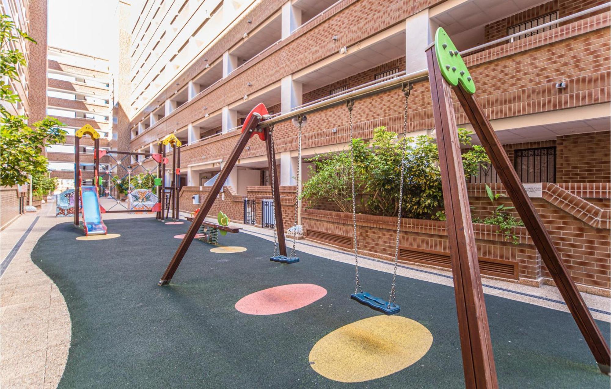 2 Bedroom Lovely Apartment In 奥罗佩萨德尔马 外观 照片